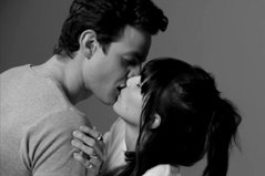 Wren Wins the Internet With First Kiss Wren Wins the Internet With First Kiss