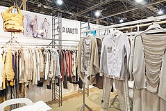 Stitch, Accessories the Show, MRKT VG
Stitch, Accessories the Show, MRKT VG