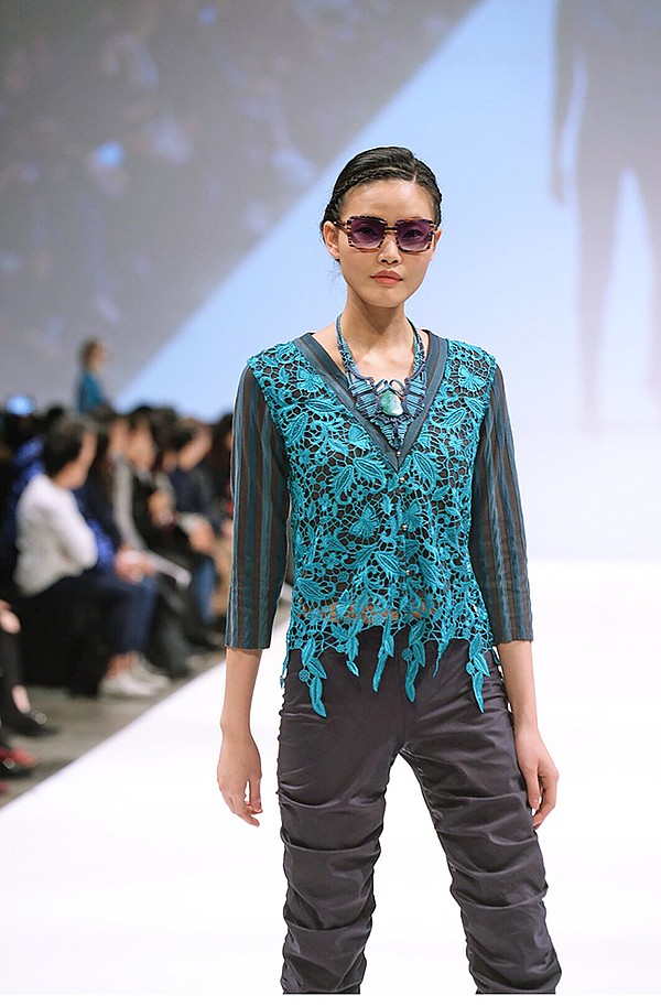 Hong Kong Fashion Week Takes to the Catwalk With Asian Designers ...