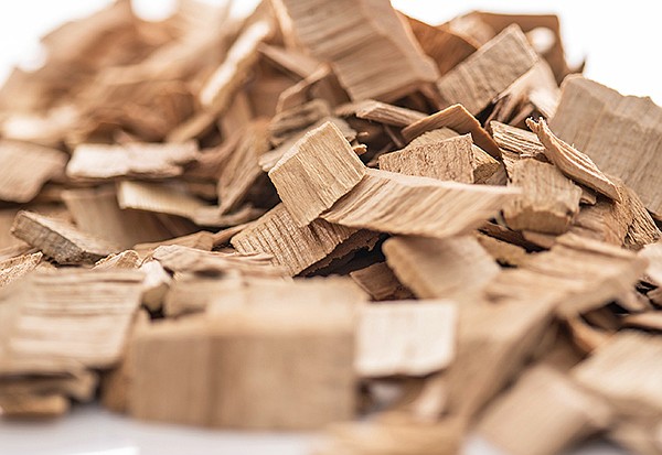Lenzing wood chips | Photo by Franz Neumayr