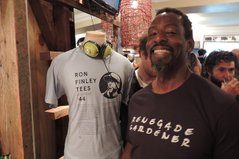 Alternative Apparel's Leafy Green Thumb Alternative Apparel's Leafy Green Thumb