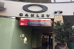 BCBGMaxAzria Closes Hollywood Store BCBGMaxAzria Closes Hollywood Store