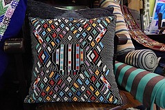 Traditional Fabrics Made by Handlooms Showcased at Apparel Sourcing Show in Guatemala