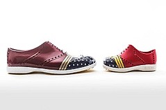 Wonder Woman-style Shoe Complements "Wonder Woman 1984" Release Wonder Woman-style Shoe Complements "Wonder Woman 1984" Release