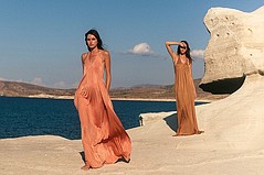 Catherine Gee Finds S/S 2025 Inspiration in Greece’s Coastal Vistas