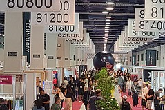 Las Vegas Fashion Week Features Bold, Feminine Spring Options