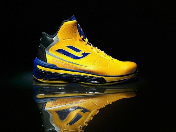 Spalding's Point Forward athletic shoe