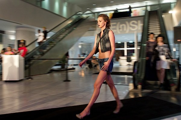 Skylton: Fre(n)sh runway show featuring Le Frenchlab and Fashion Forwards brands (photo by Volker Corell)