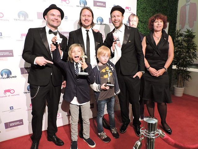 Oscar crew; back row from left Simen Staalnacke, Stefan Dahlkvist, Peder Borresen of Moods of Norway, and Hilde Janne Skorpen, counsul general from the Royal Norwegian Consulate General in San Francisco.
Front row, kids with their eyes on the Oscars. 