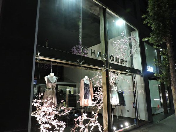 Night view of the exterior of the Chagoury boutique.