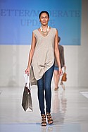 Leo & Nicole tunic top, Lola Jeans jean, Carol Dauplaise necklace, Bay Sky handbag