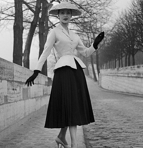 Willy Maywald's photo of Christian Dior's Bar Suit
