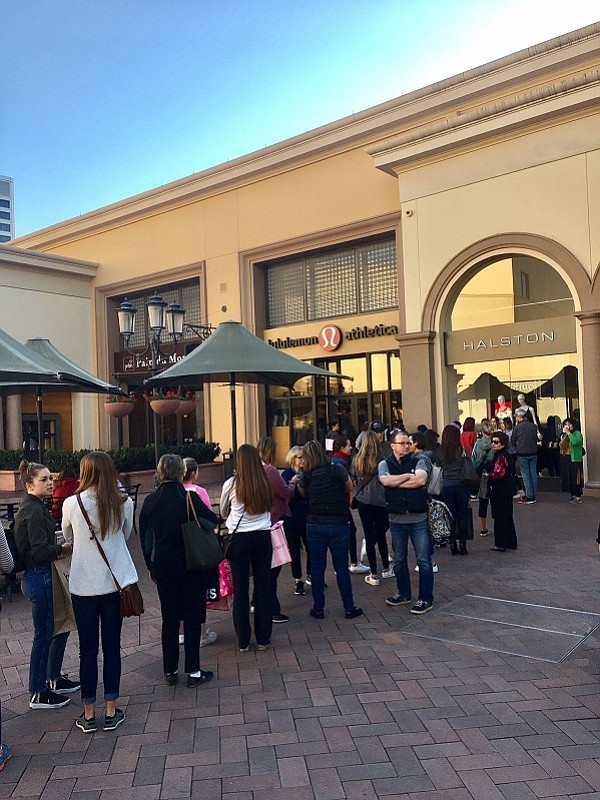 Black Friday crowds at Fashion Island