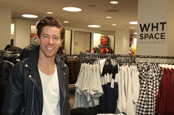 Shaun White at Macy's at The Bloc retail center in downtown Los Angeles. Images courtesy Shaun White and Macy's.