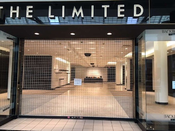 The shuttered Limited store at the Crossgates Mall in Albany, N.Y. (photo via TimesUnion.com)