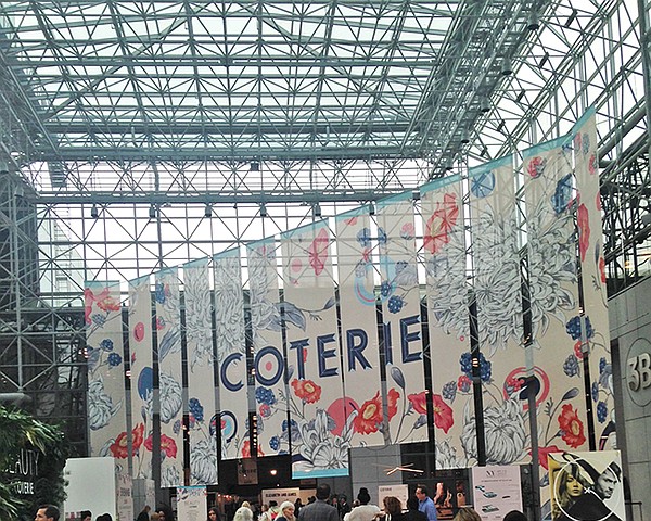 Coterie Couture: Lolita fashion combines European elements with Japanese  flair - Daily Bruin