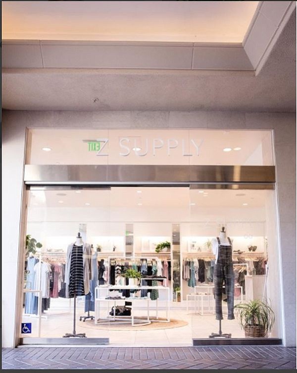 Exterior of Z Supply pop-up. Image via Z Supply's Instagram.