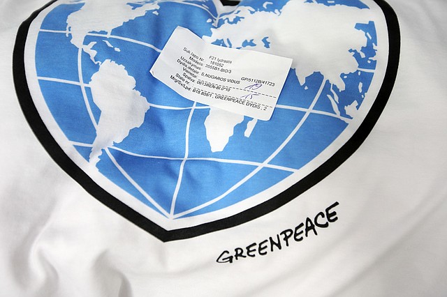Greenpeace T-shirt made by Utenos trikotažas plant. Photo by Jiri Rezac / Greenpeace