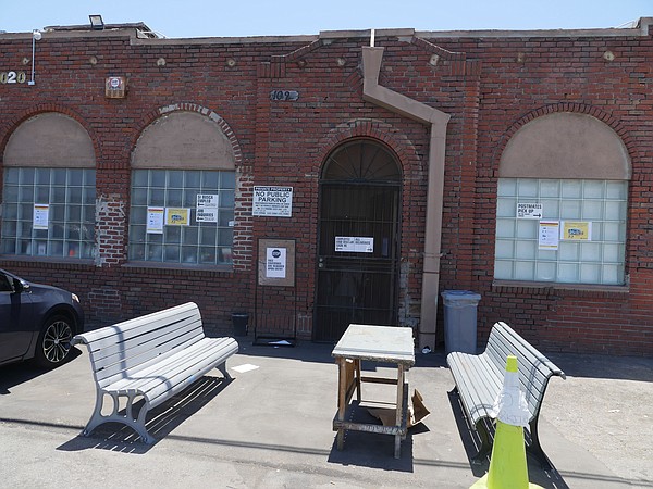 Photo: Entrance to Los Angeles Apparel