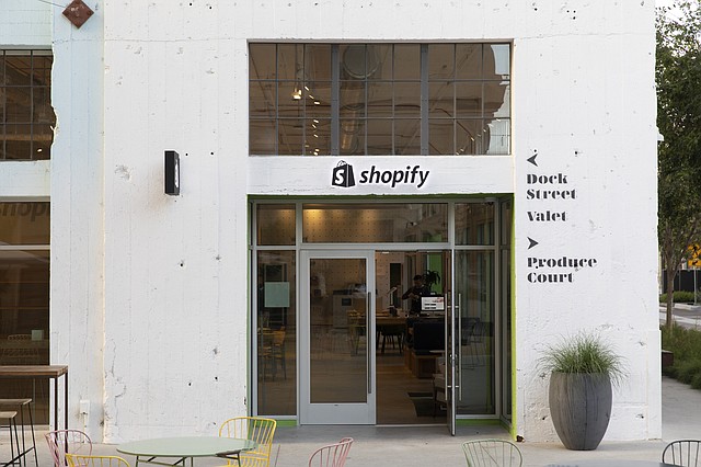 Shopify bricks-and-mortar space located at RowDTLA
Image: Shopify