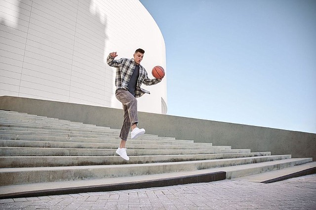Premium-denim brand Hudson Jeans has announced a new ambassador partnership with NBA player Tyler Herro. The two-year partnership will also include a new denim collection. Image: Thomas Hoeffgen