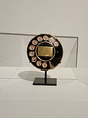 Elsa Schiaparelli and Salvador Dali compact 1935 | Photo courtesy of ASU FIDM Museum