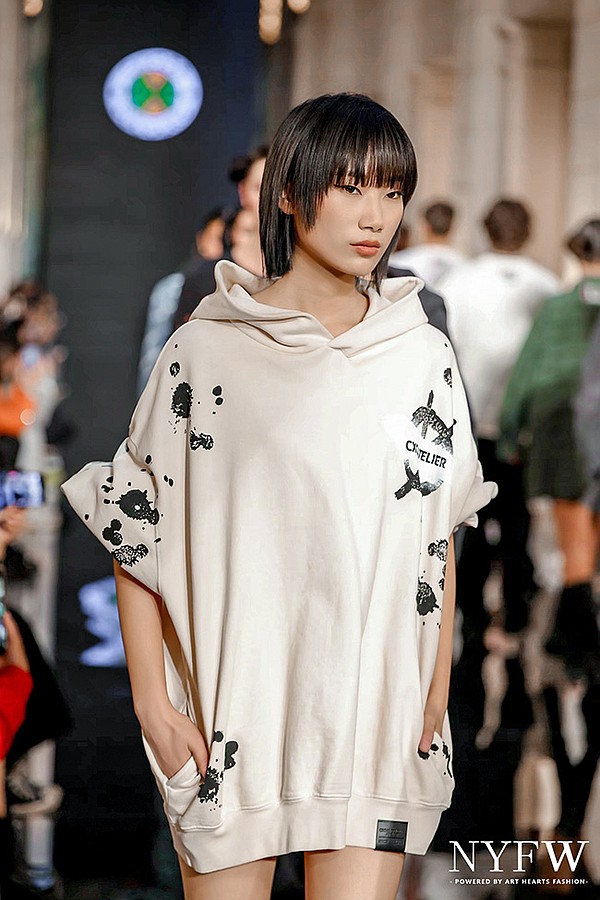 Cross Colours | Photo by Art hearts fashion