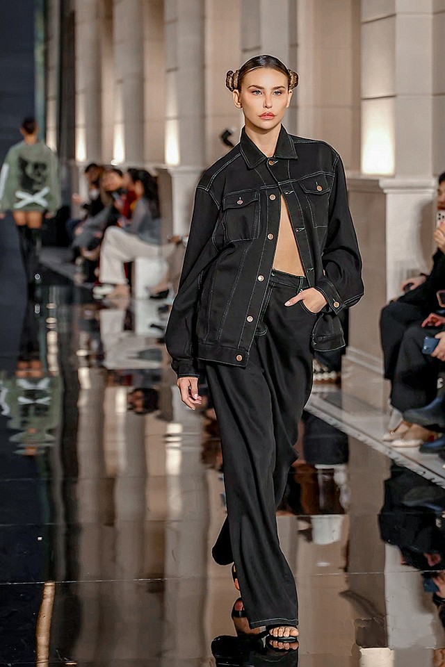 Cross Colours | Photo by Art Hearts fashion